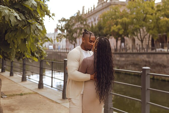 Romantic Couple Photoshoot in the Heart of Berlin - Planning the session around weather and clothing