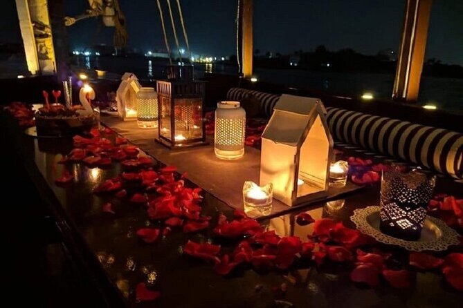Romantic Dinner Cruise in Cairo Nile for Couples (Luxury) - Setting sail on the Nile at 7:00 pm