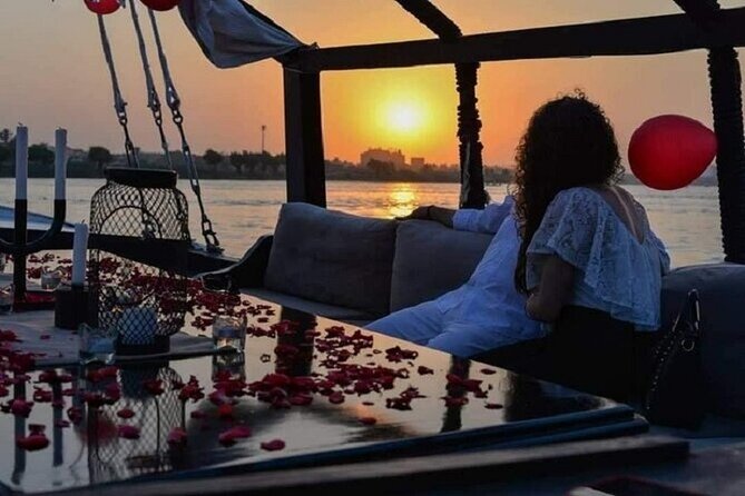 Romantic Dinner Cruise in Cairo Nile for Couples (Luxury) - Understanding the one-hour transfer