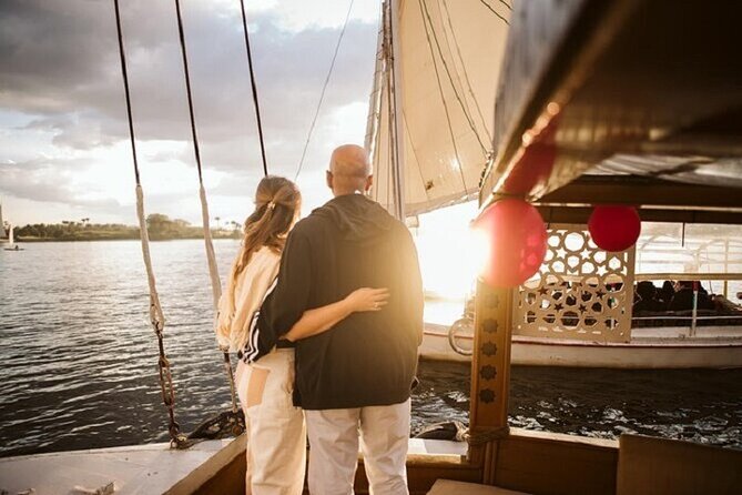 Romantic Dinner Cruise in Cairo Nile for Couples (Luxury) - How the reviews shape my view of the service