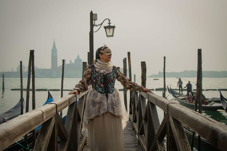 Romantic Photoshoot Experience for Couples in Venice - Piazza San Marco portraits
