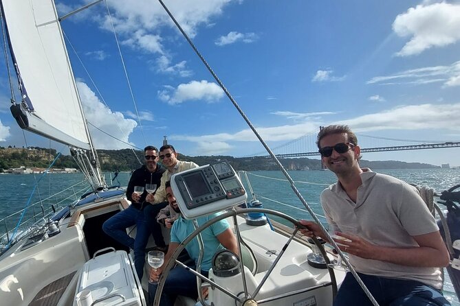 Romantic Private Sailboat in Lisbon for couples - Sailing past the 25th of April Bridge