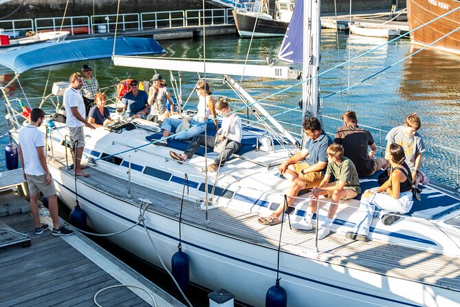 Romantic Private Sailboat in Lisbon for couples - The unnamed riverside square and photo time