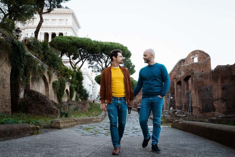 Rome: Couple Photoshoot Experience LGBTQ+ Friendly - Choosing between nine very different Rome backdrops