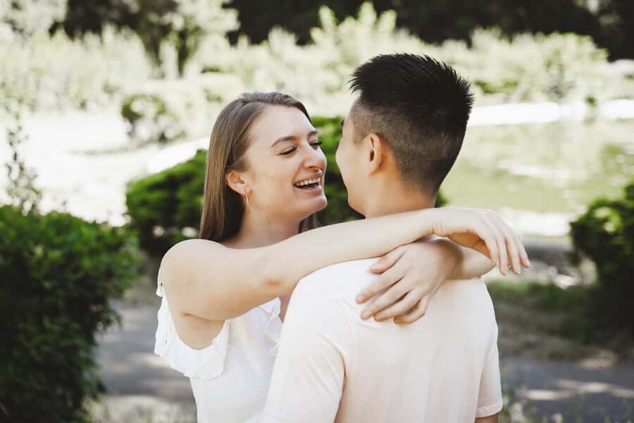 Rome: Romantic Couple Photoshoot at Villa Borghese - Delivery, editing, and the optional photo selection