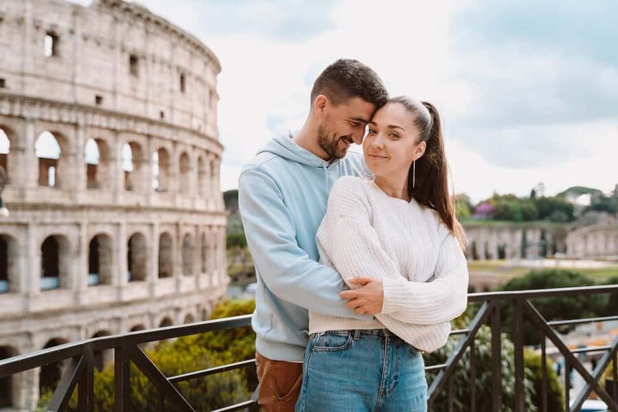 Rome: Romantic Couple Photoshoot Experience at the Colosseum - A Rome Photoshoot That Keeps Things Simple