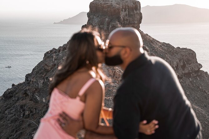 Santorini: Customized Private Photoshoot Walk in Oia - Choosing between morning and later time slots