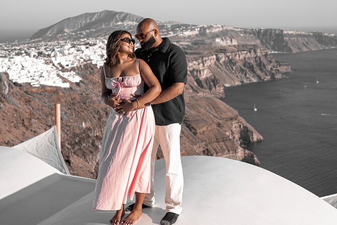 Santorini: Customized Private Photoshoot Walk in Oia - The value of $120.98 for two people