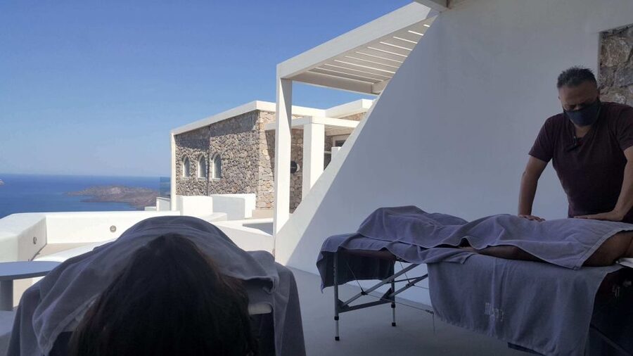 Santorini: Mobile Couples Massage at Your Private Villa - Key points to know before you book