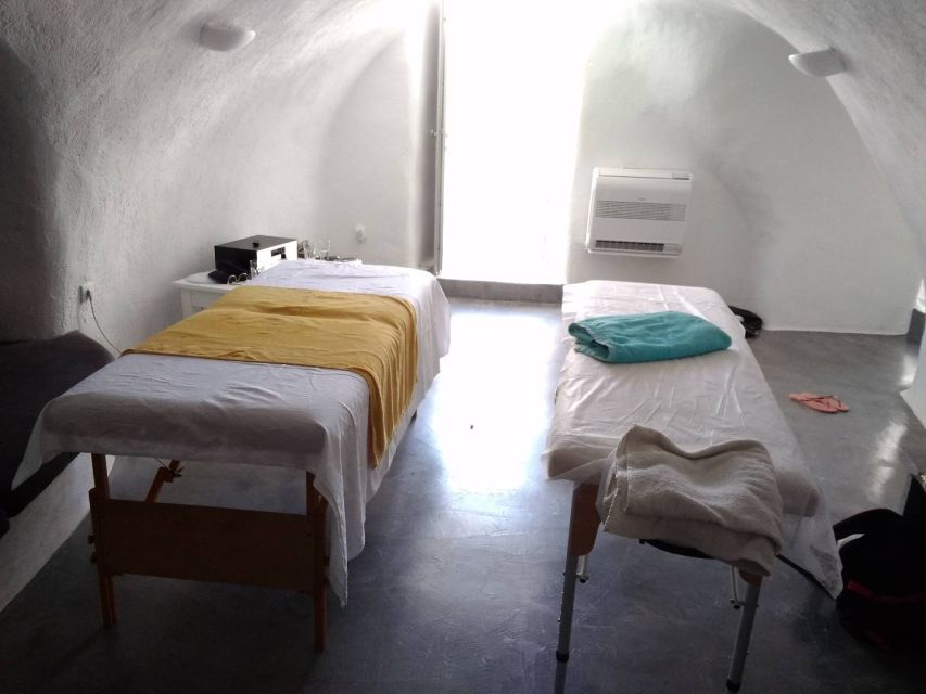 Santorini: Mobile Couples Massage at Your Private Villa - Choosing aromatherapy or deep tissue