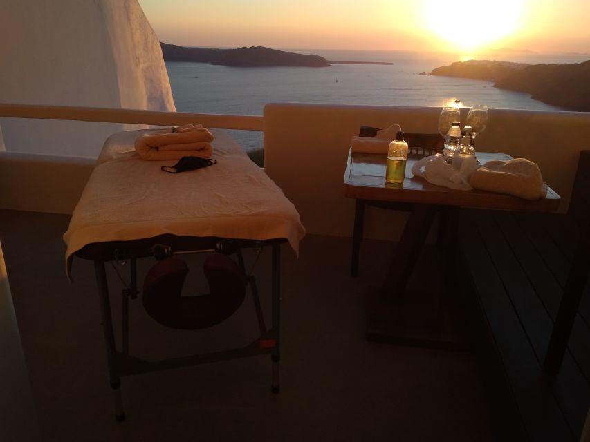 Santorini: Mobile Couples Massage at Your Private Villa - Location fees across Santorini
