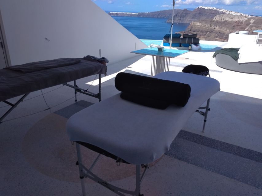 Santorini: Mobile Couples Massage at Your Private Villa - Health limits and sensible preparation