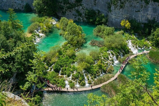 Split to Zagreb or airport Zagreb via Plitvice lakes for singles or couples - The morning pickup needs careful confirmation