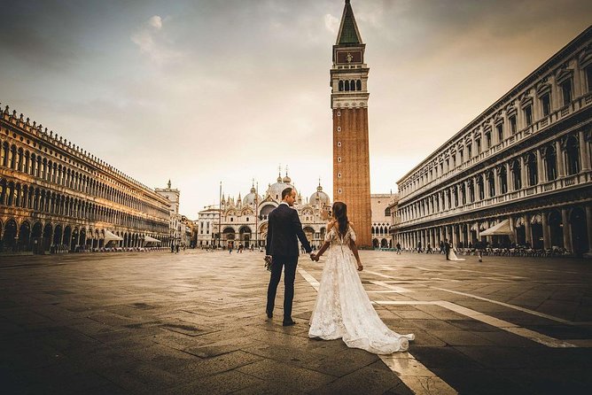 Sunrise Couple Photoshoot Tour - Why sunrise changes the Venice experience