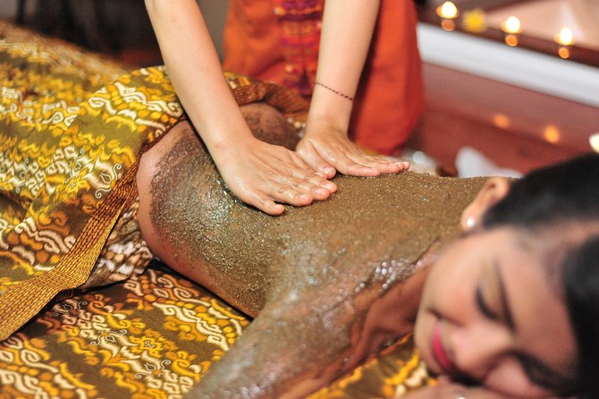 Sweet Dream Couple Treatment by ANJALI SPA - A 60-minute traditional facial