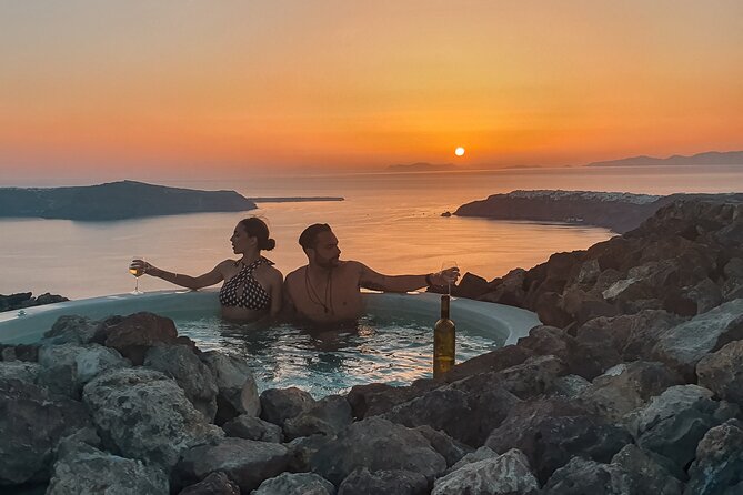 Volcanic Hot-Tub with Caldera View for Ultra-Romantic Couples - Caldera Views, Photos, and the Best Time to Go