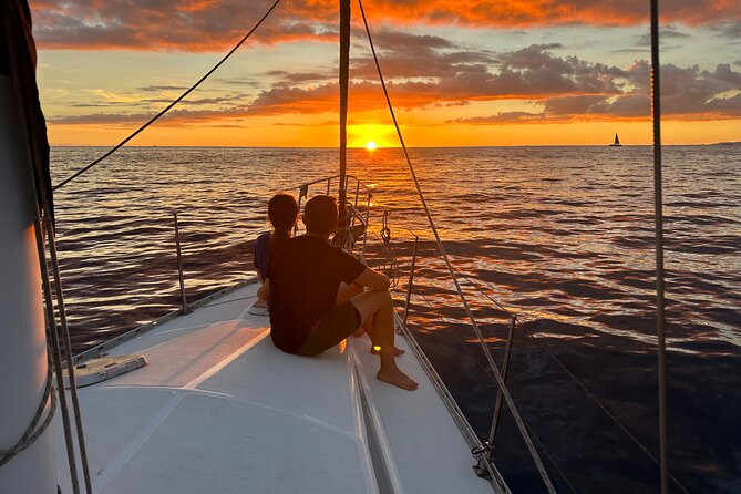 Waikiki private Day Tour and Sunset sail for couples - Why this Waikiki sail feels different from a beach evening
